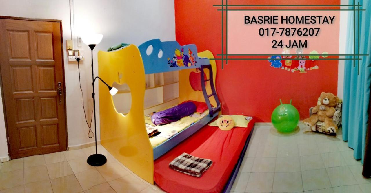 Basrie Villa "Mslim Only" - Mini Cinema , Private Pool , Wi-Fi , Netflix مُوار المظهر الخارجي الصورة