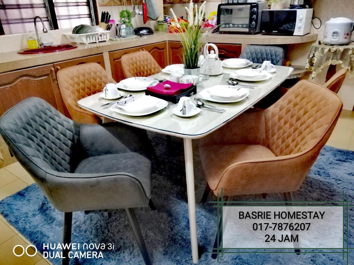 Basrie Villa "Mslim Only" - Mini Cinema , Private Pool , Wi-Fi , Netflix مُوار المظهر الخارجي الصورة
