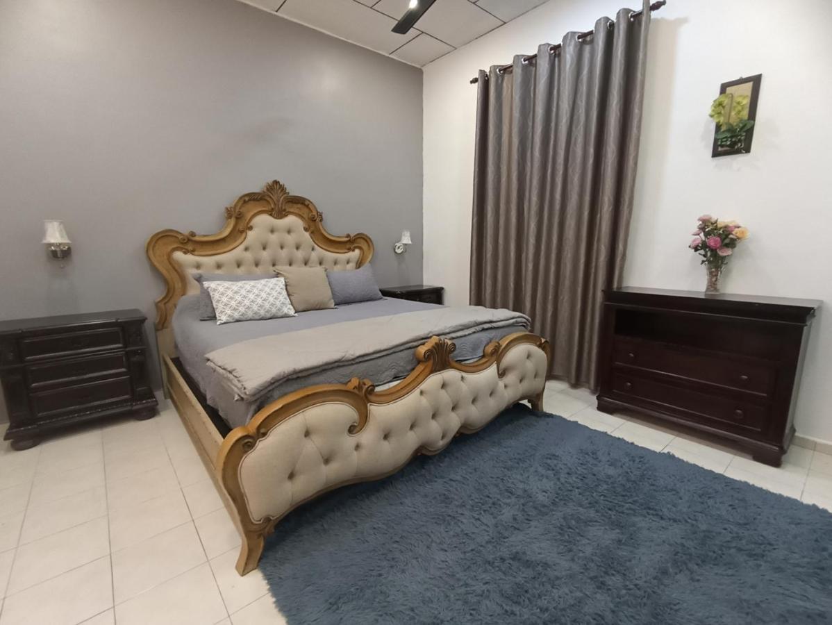 Basrie Villa "Mslim Only" - Mini Cinema , Private Pool , Wi-Fi , Netflix مُوار المظهر الخارجي الصورة