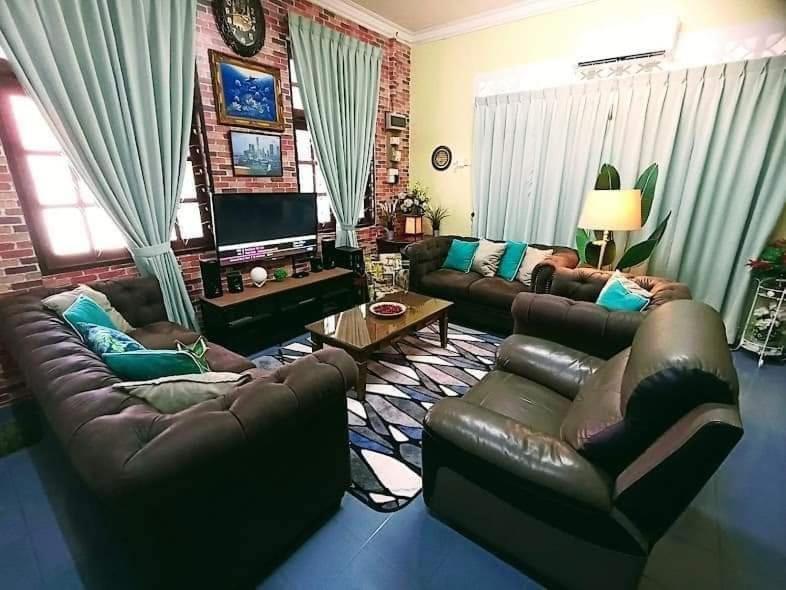 Basrie Villa "Mslim Only" - Mini Cinema , Private Pool , Wi-Fi , Netflix مُوار المظهر الخارجي الصورة